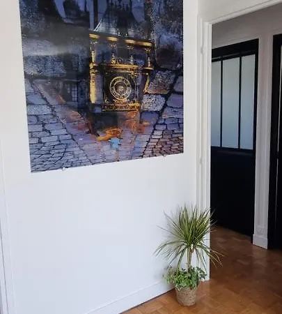 Le Petit Horloge アパート